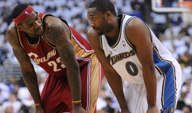 峰值出现在 峰值出现在